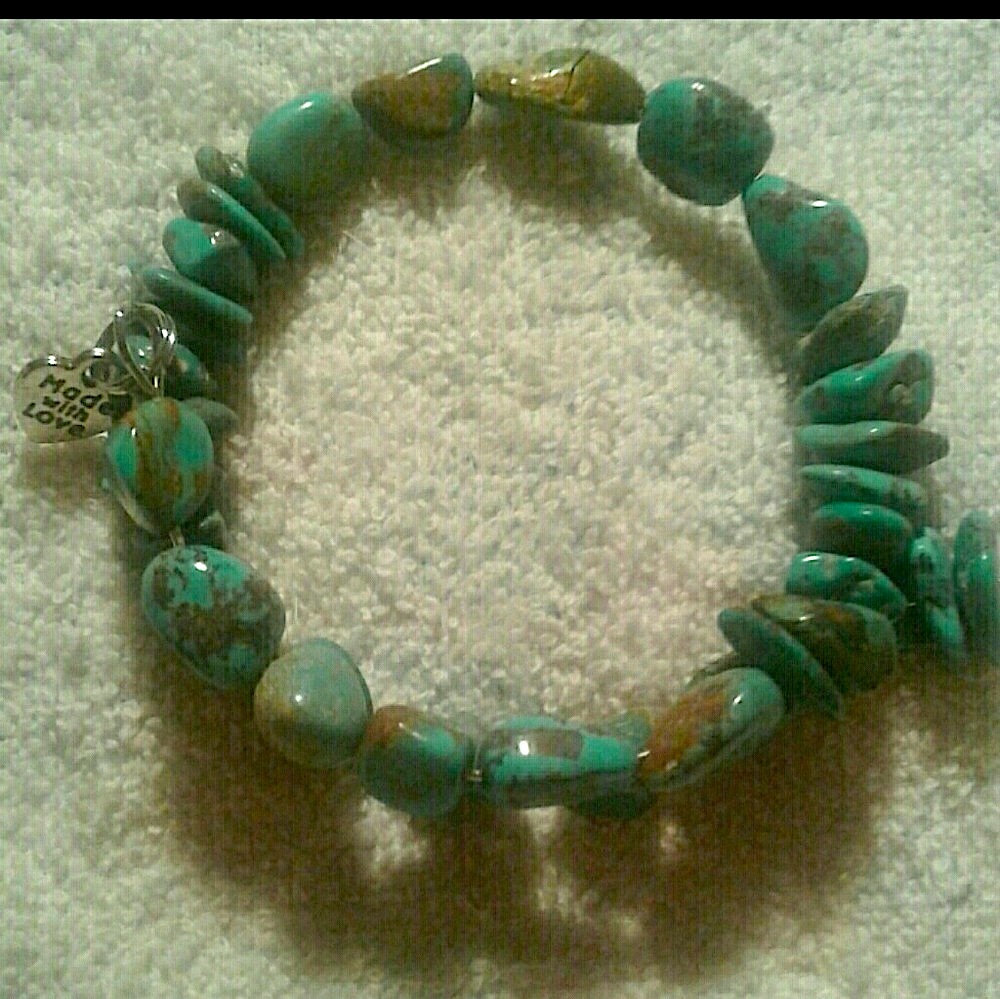 December: Turquoise handmade memory wire bracelet - Picture 2 of 2
